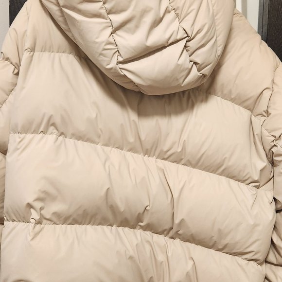 Aritzia Super Puff Original XL *Brand new* jacket - Picture 5 of 6